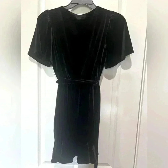 NWT GIANNI BINI BLACK VELVET DRESS - Picture 4 of 4